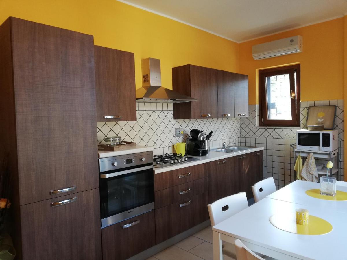 The Yellow House Φιουμιτσίνο Εξωτερικό φωτογραφία