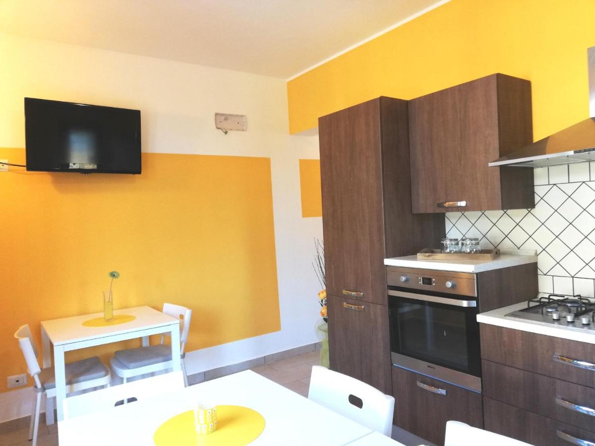 The Yellow House Φιουμιτσίνο Εξωτερικό φωτογραφία